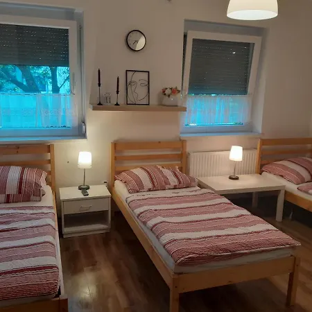 Vorosmarty Apartman